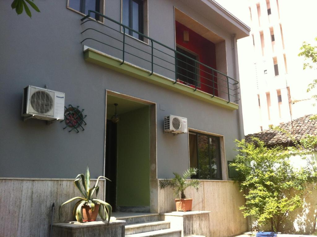 Trip'n'Hostel Tirana Exterior foto
